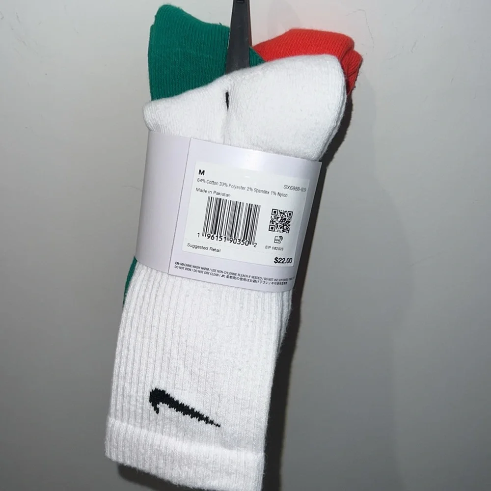 FIRM PRICE Nike Everyday Plus Cushioned Socks